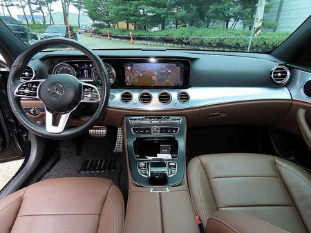 Mercedes-Benz E-Class — photo 07