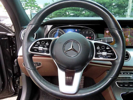 Mercedes-Benz E-Class — photo 08