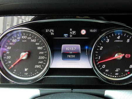 Mercedes-Benz E-Class — photo 09