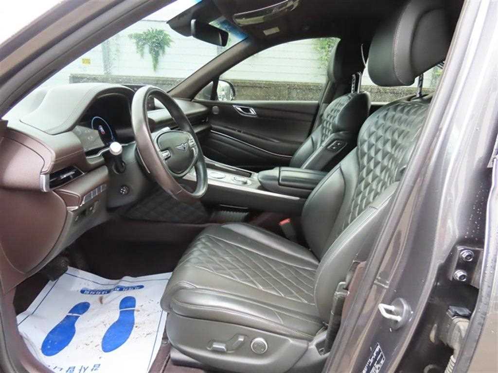 Genesis GV80 — photo 06