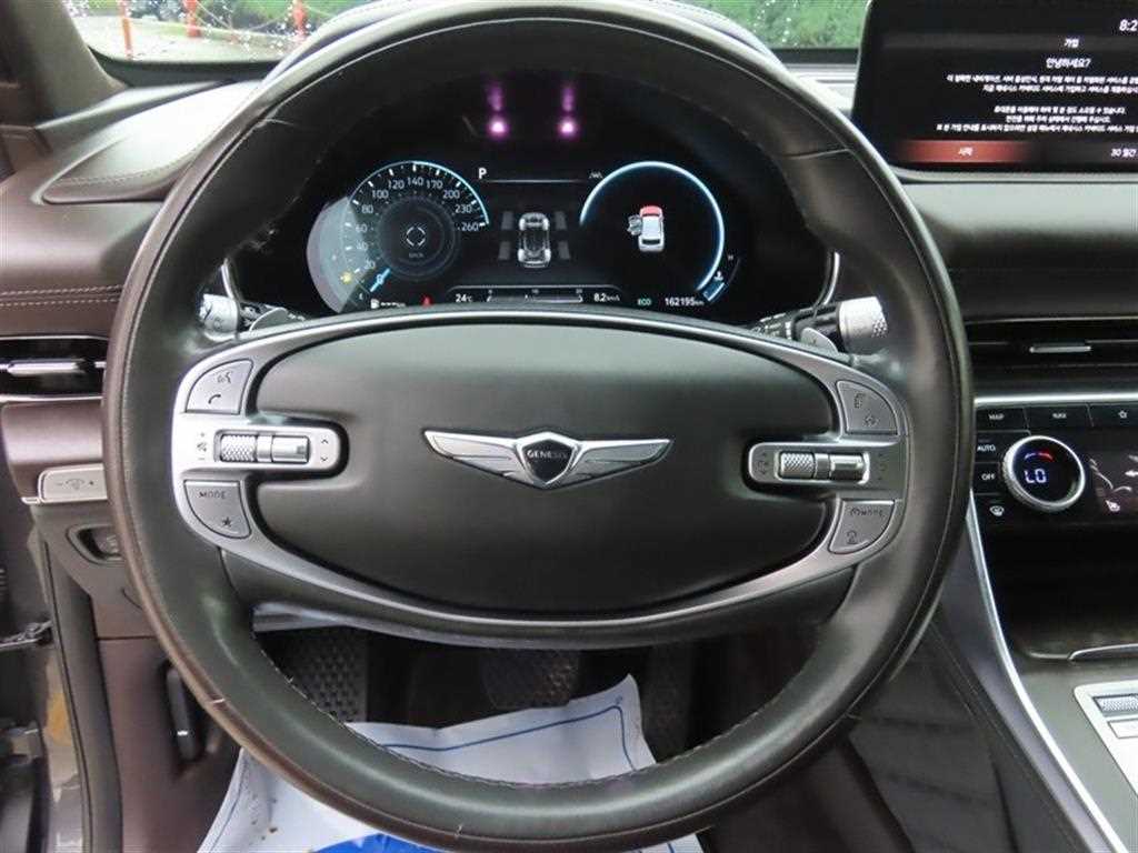 Genesis GV80 — photo 11