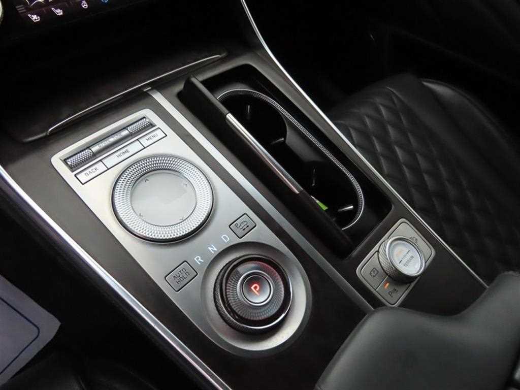 Genesis GV80 — photo 15