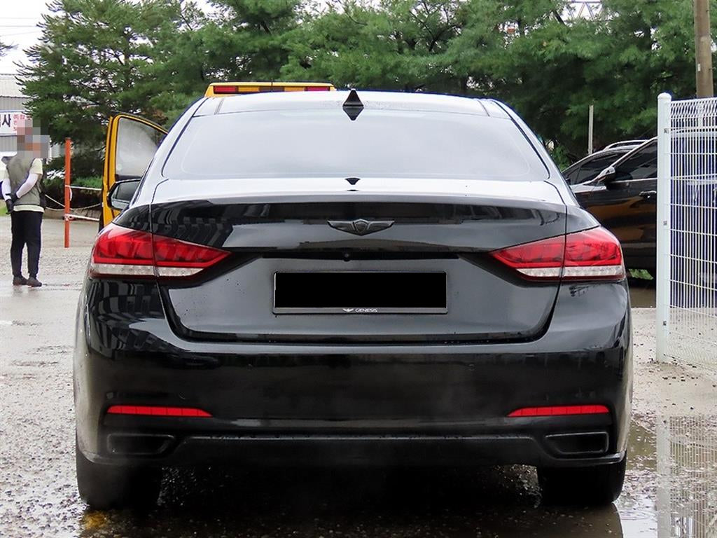 Hyundai Genesis — photo 04