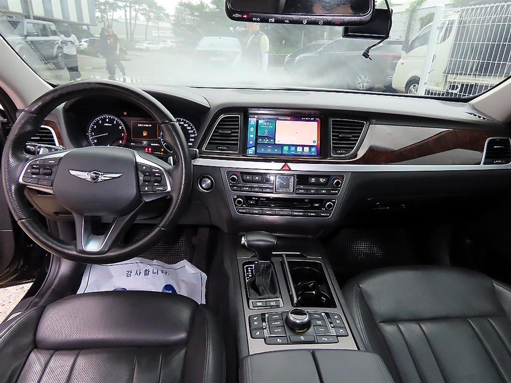 Hyundai Genesis — photo 07