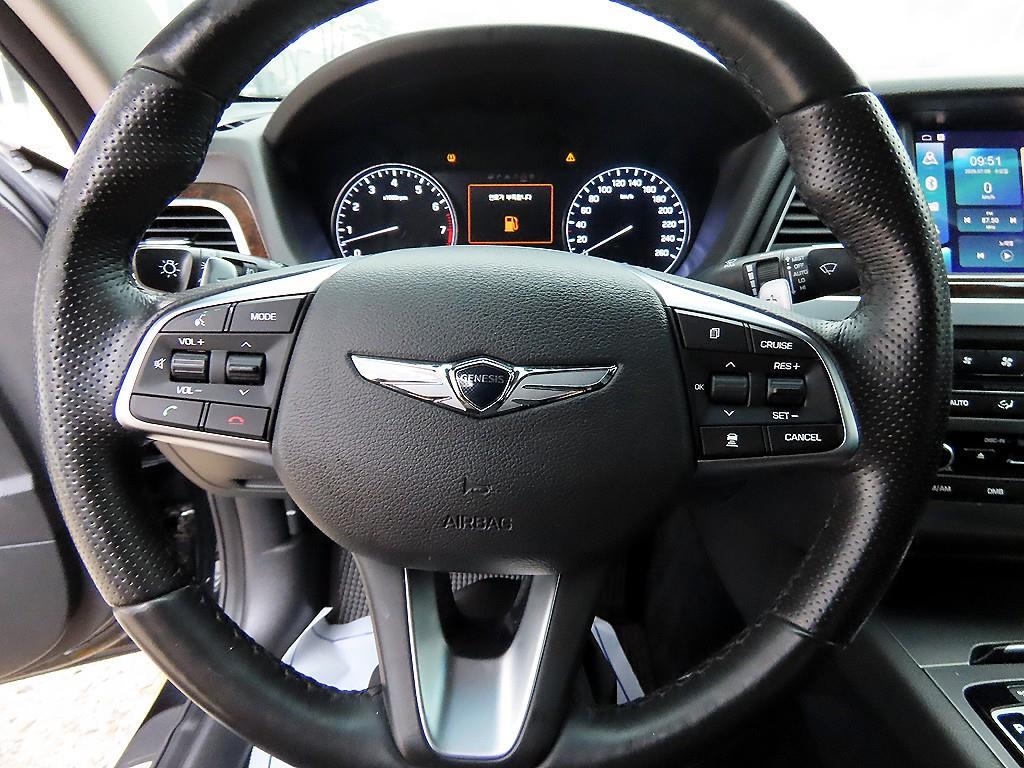 Hyundai Genesis — photo 08