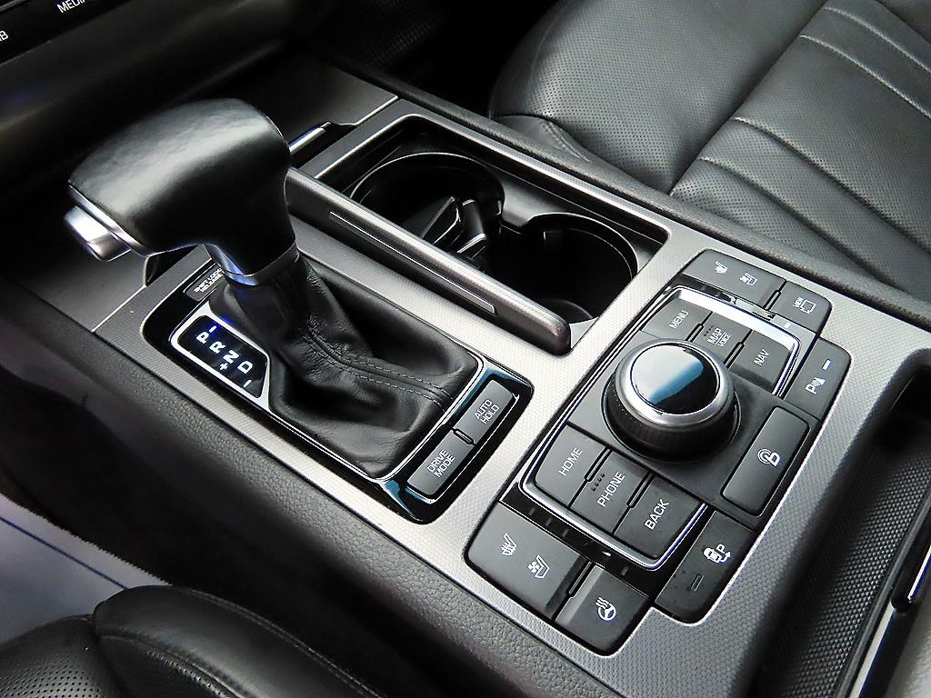 Hyundai Genesis — photo 11