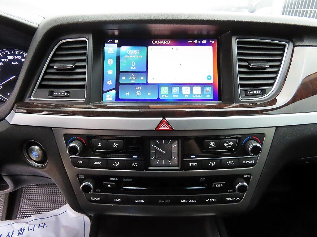 Hyundai Genesis — photo 12