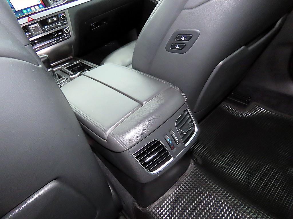 Hyundai Genesis — photo 14