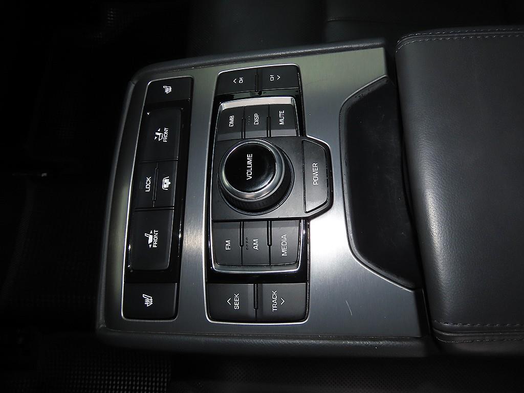 Hyundai Genesis — photo 15