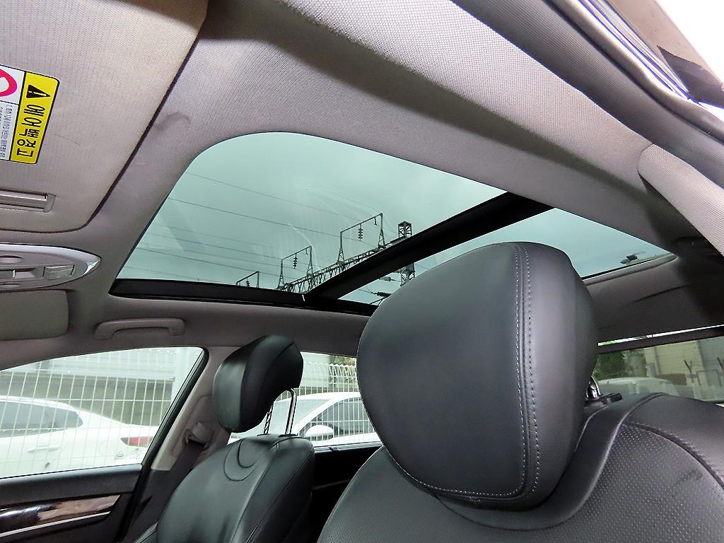 Hyundai Genesis — photo 17