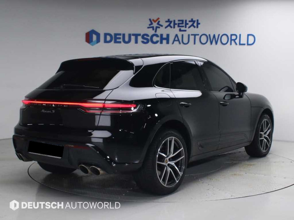 Porsche Macan — photo 02