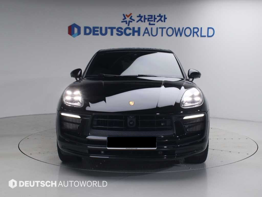 Porsche Macan — photo 03