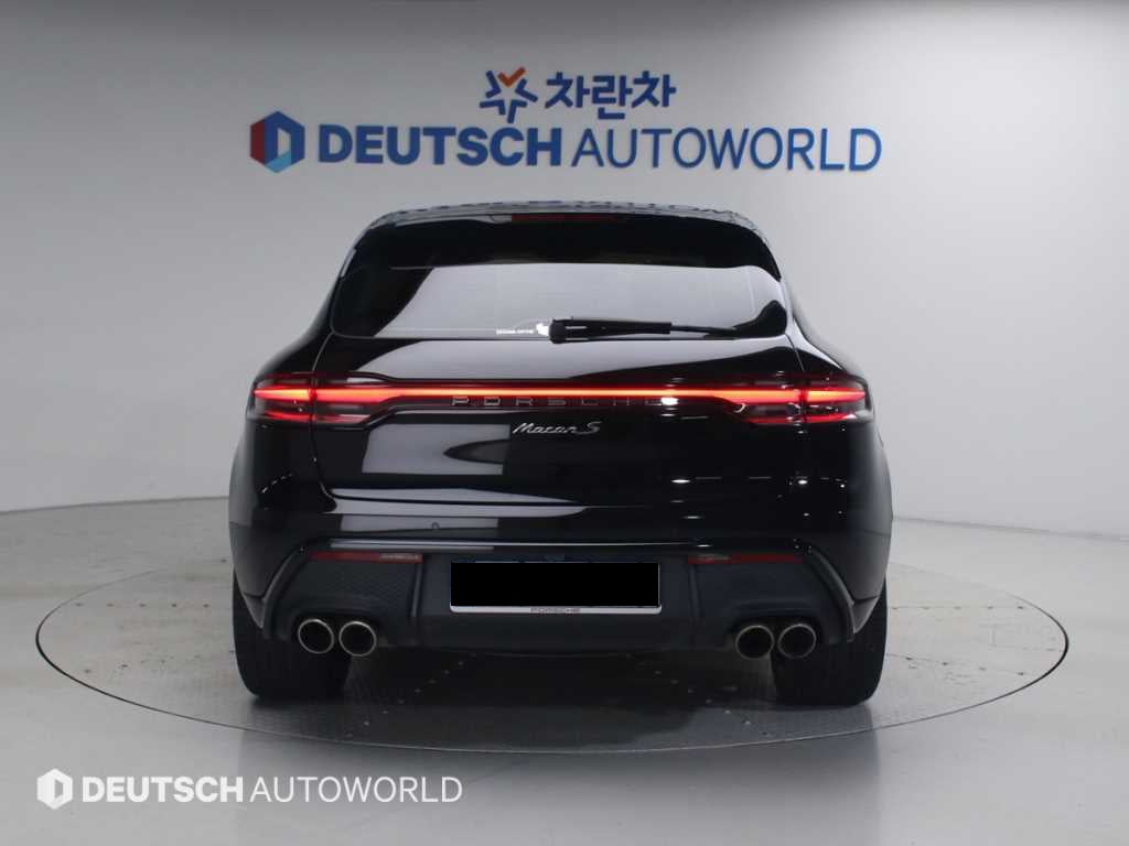 Porsche Macan — photo 04
