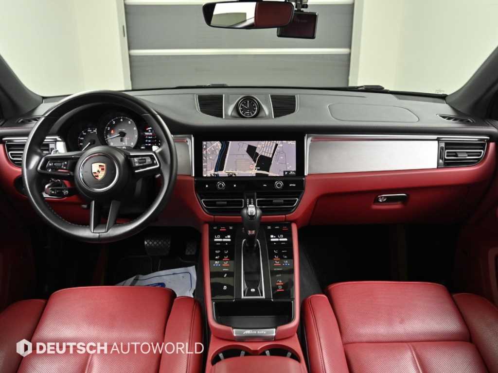 Porsche Macan — photo 07