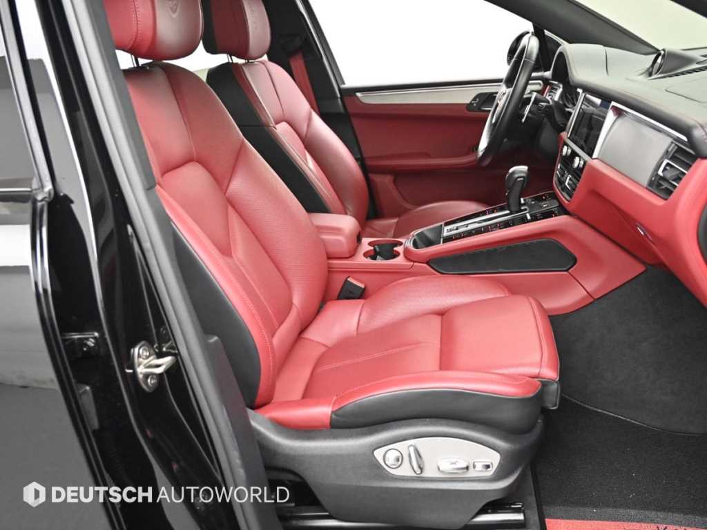Porsche Macan — photo 10