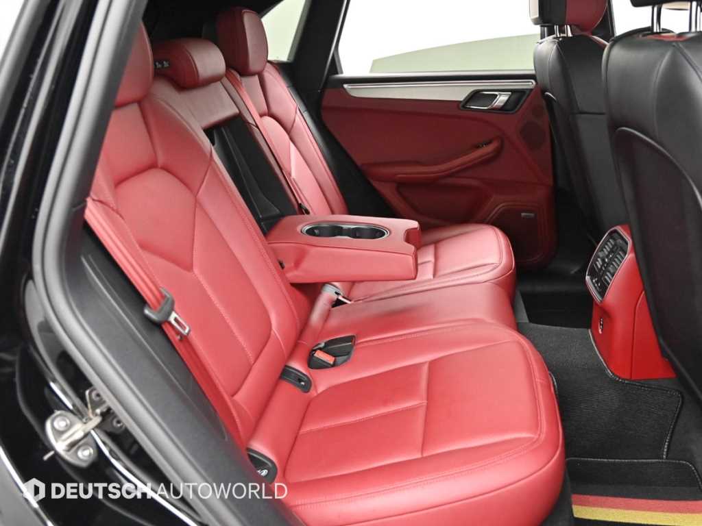 Porsche Macan — photo 12