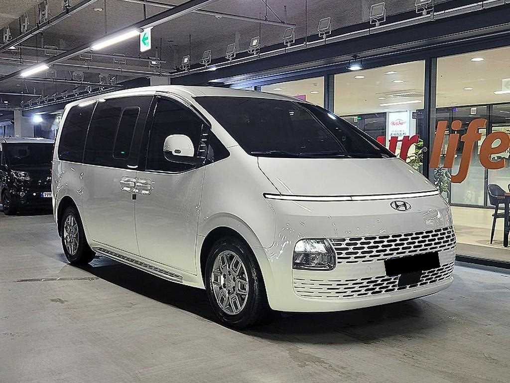 Hyundai Staria — photo 01