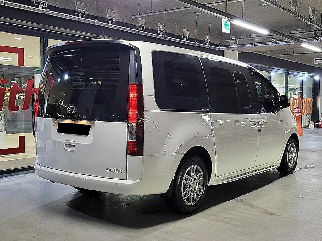 Hyundai Staria — photo 04