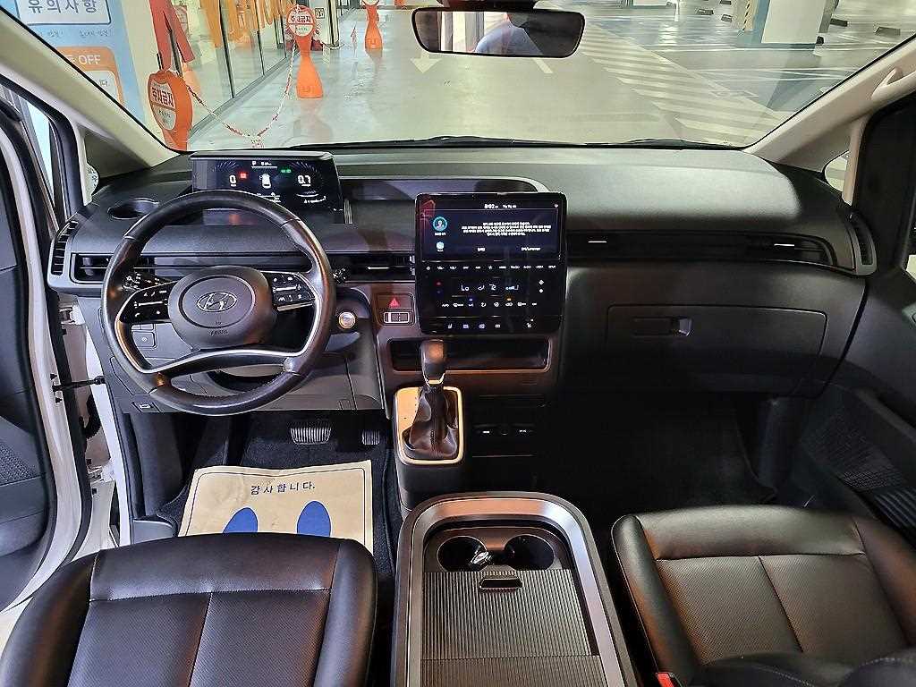 Hyundai Staria — photo 06