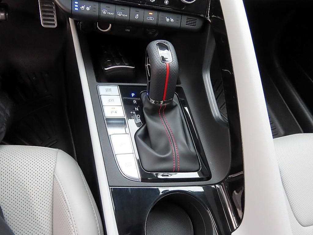Hyundai Avante — photo 10