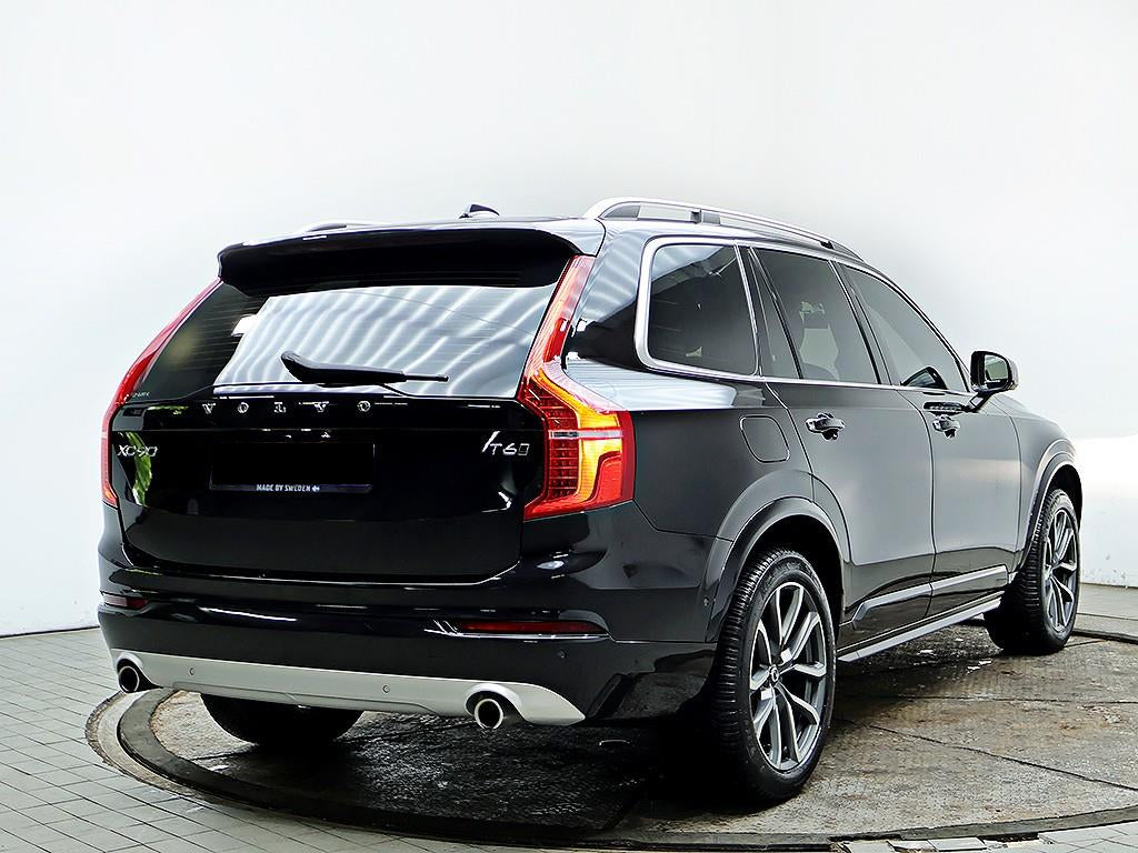 Volvo XC90 — photo 04