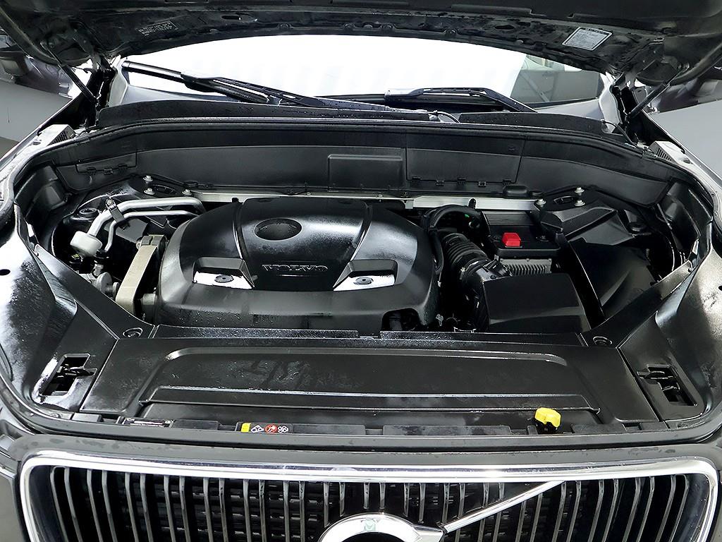 Volvo XC90 — photo 07