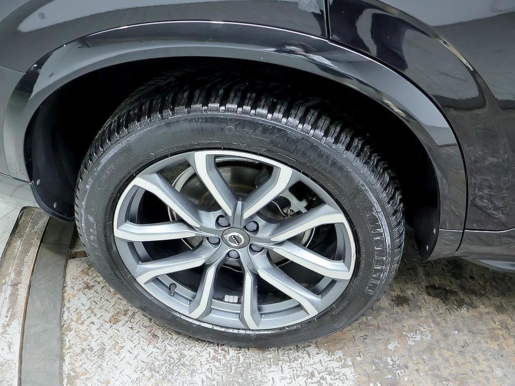 Volvo XC90 — photo 08