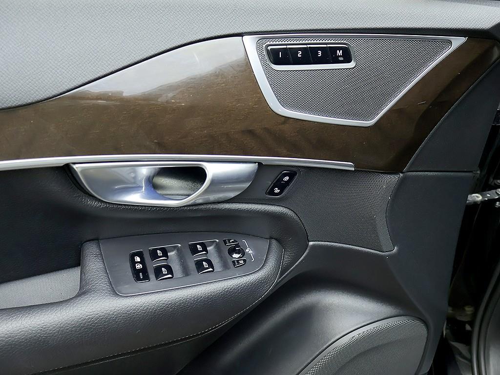 Volvo XC90 — photo 13