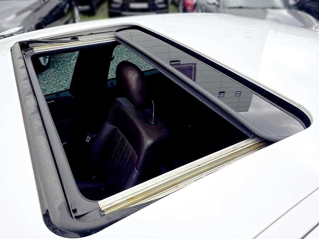 Mercedes-Benz E-Class — photo 07