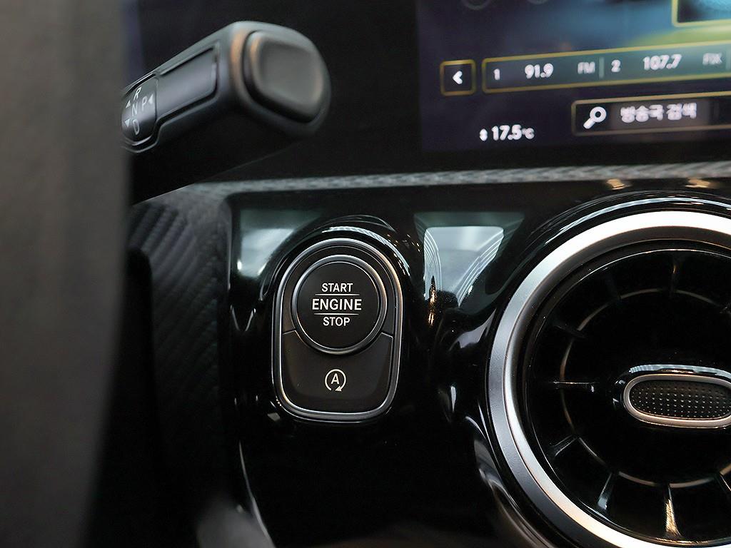 Mercedes-Benz A-Class — photo 17