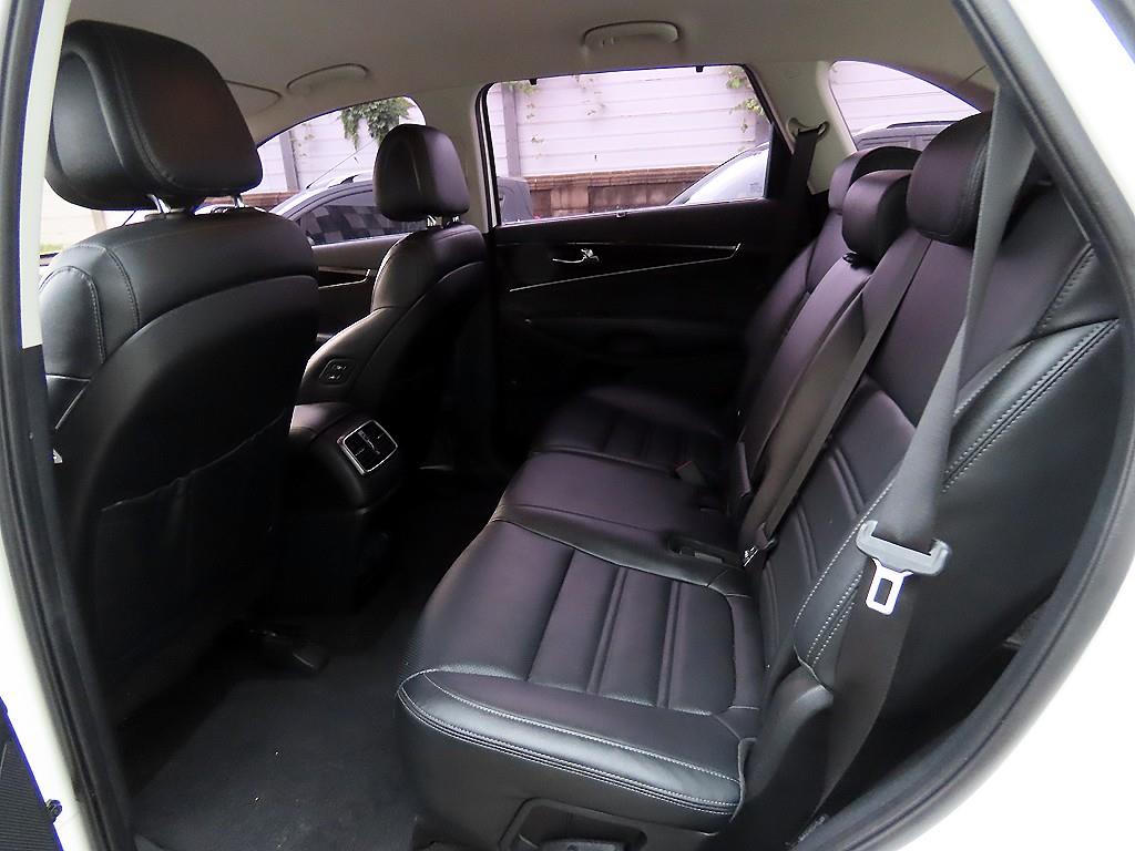 Kia Sorento — photo 06