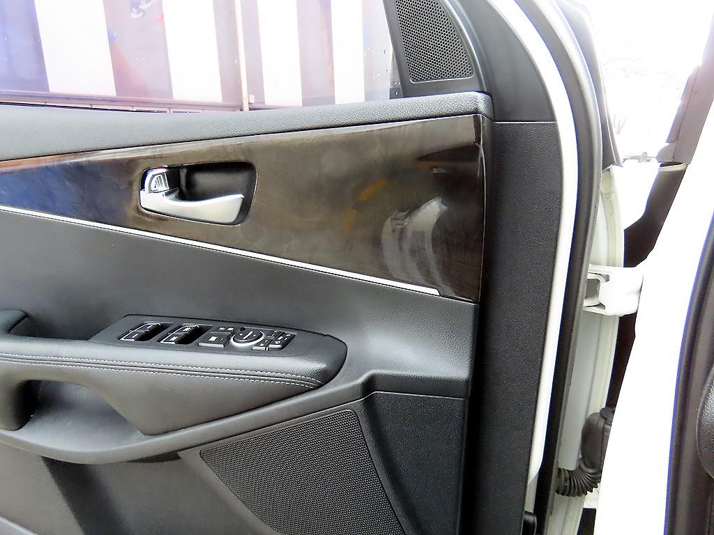 Kia Sorento — photo 11