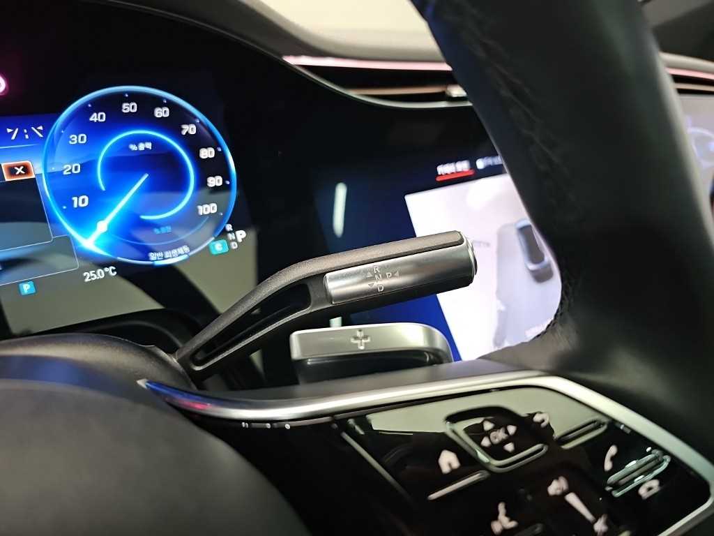 Mercedes-Benz EQS — photo 07