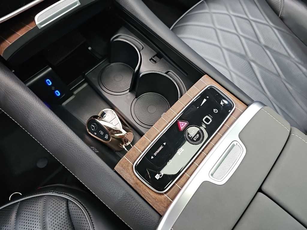 Mercedes-Benz EQS — photo 09