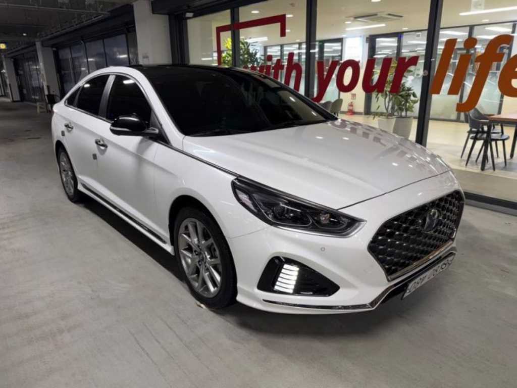 Hyundai Sonata — photo 02