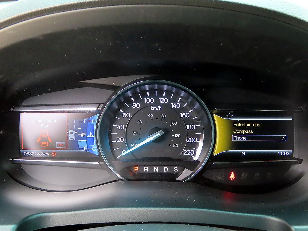 Ford Explorer — photo 09
