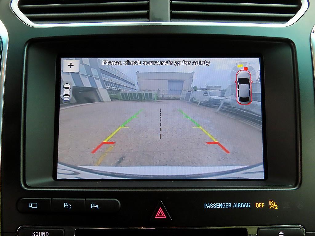 Ford Explorer — photo 14