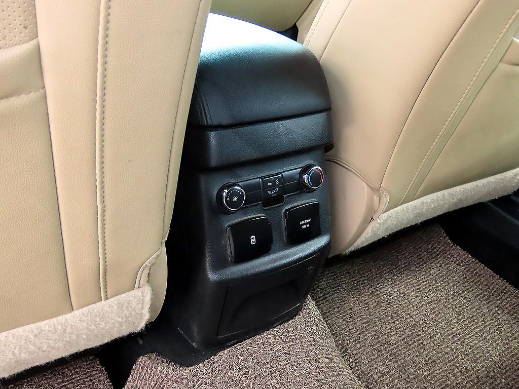 Ford Explorer — photo 16