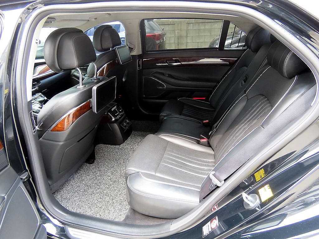 Genesis EQ900 — photo 06