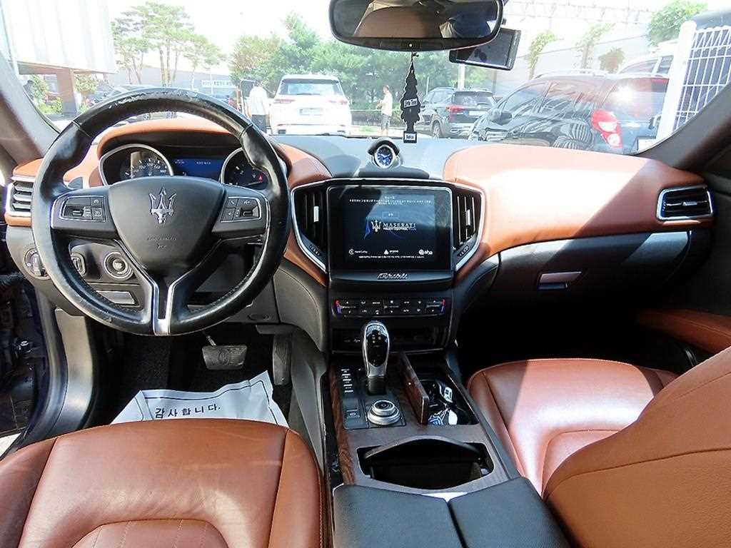 Maserati Ghibli — photo 07