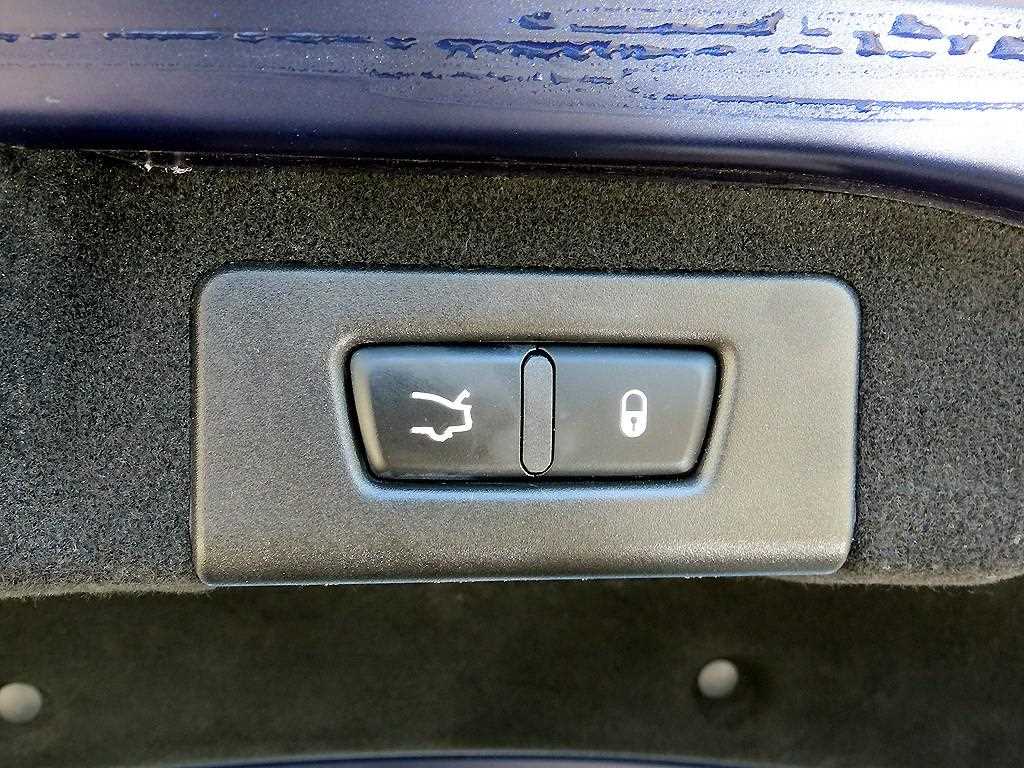 Maserati Ghibli — photo 17