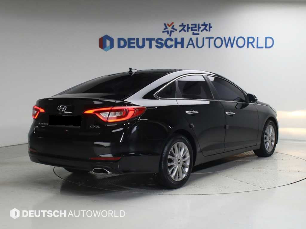 Hyundai Sonata — photo 02