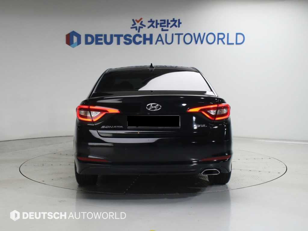 Hyundai Sonata — photo 04