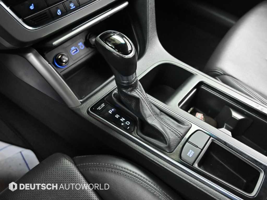 Hyundai Sonata — photo 09