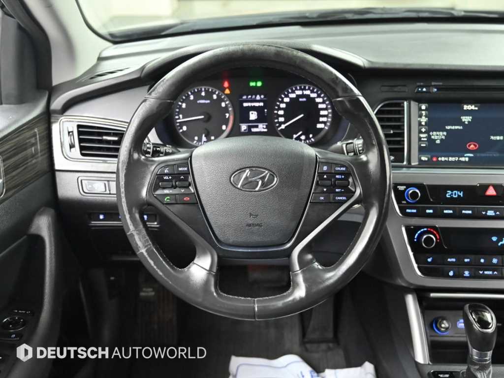Hyundai Sonata — photo 13