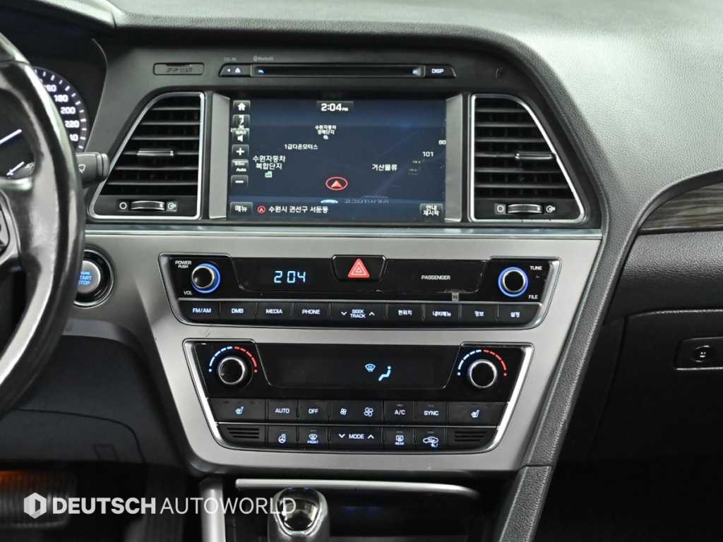 Hyundai Sonata — photo 14