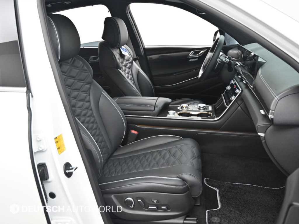 Genesis GV80 — photo 09
