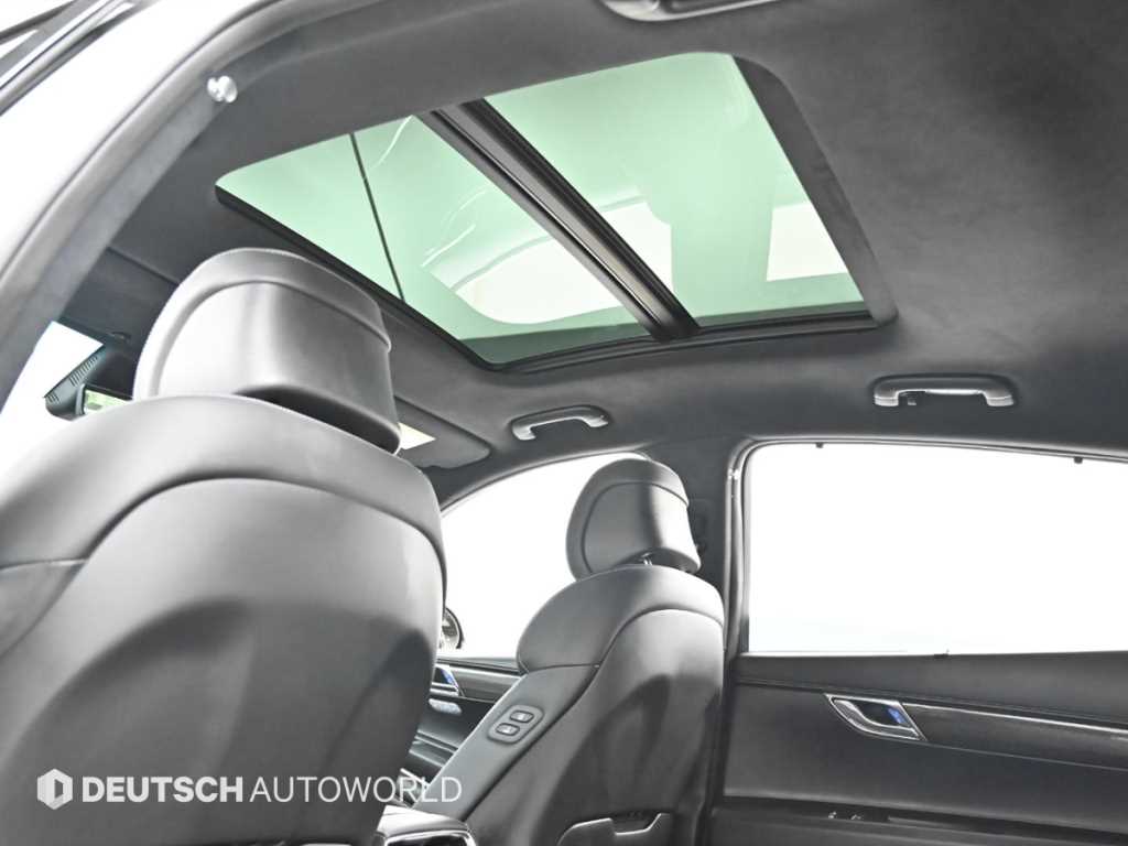 Genesis GV80 — photo 17