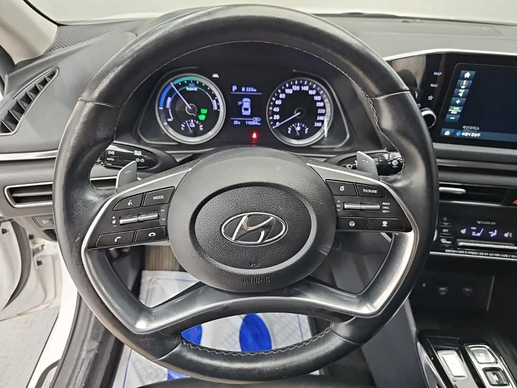 Hyundai Sonata — photo 09