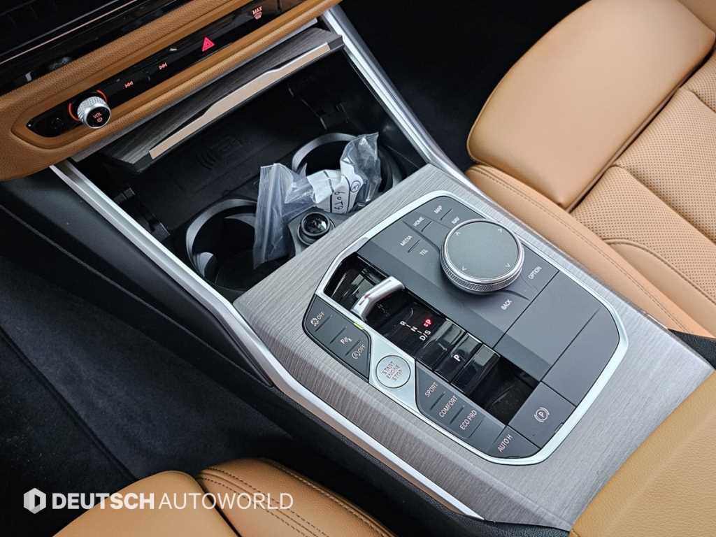 BMW 3-Series — photo 09